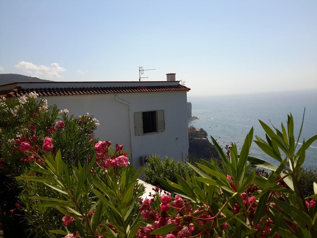 Ambrosio Home Bed & Breakfast *